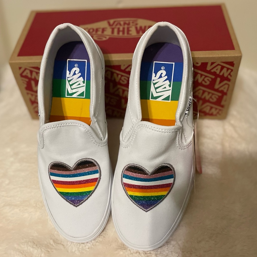 NWT - NEVER WORN - VANS Asher Pride Glitter Sneakers Size 8